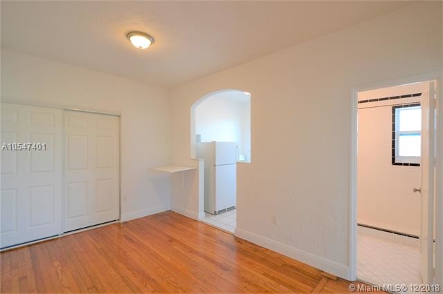 Foto del edificio - 7936 Harding Ave