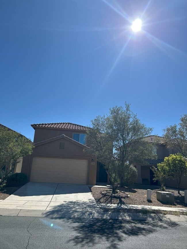 Foto del edificio - Three bedroom 2.5 bath two story home