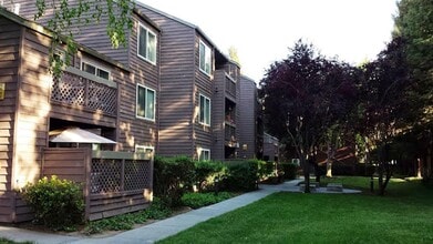 Building Photo - 1183 Yarwood Ct