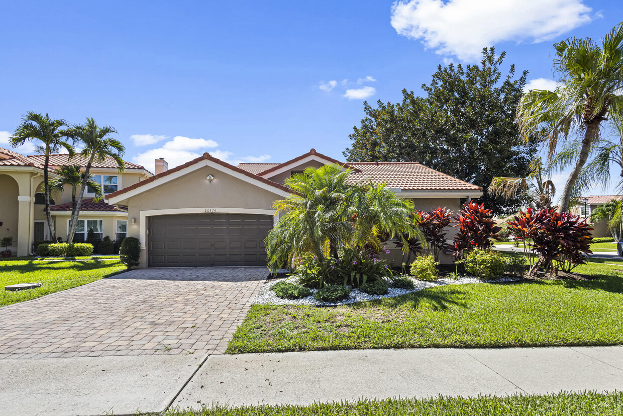 Primary Photo - 20374 Vera Cruz Ln