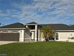 Building Photo - 3933 SW 25th Pl