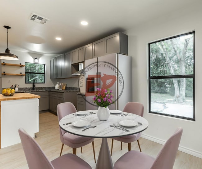 Building Photo - 207 Joel Hooper Dr