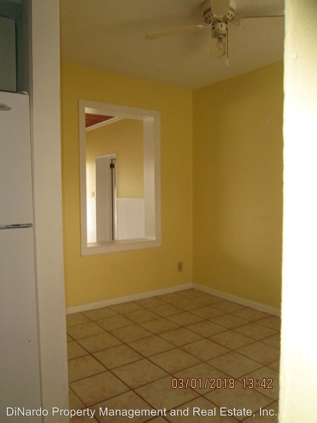 Building Photo - 66 Lucky Dr Front