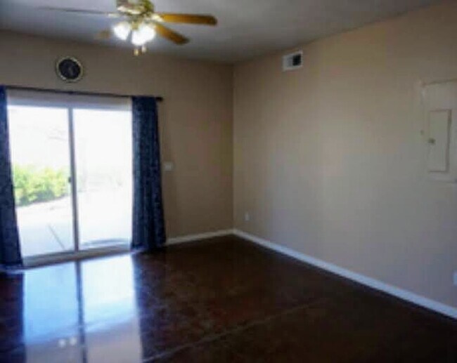 Building Photo - 2334 S Webb Cir
