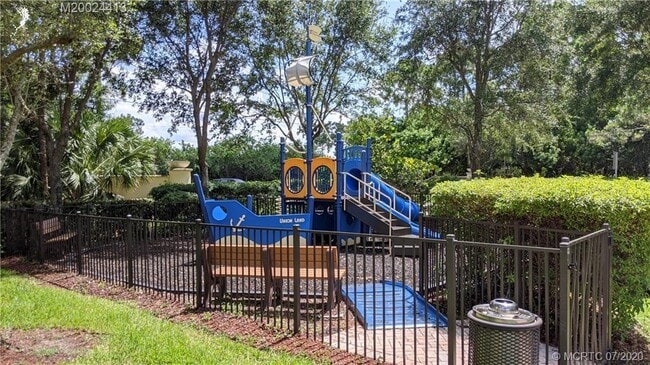 Building Photo - 9503 SW Merlin Ct