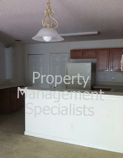 Foto del edificio - 585 Cresting Oak Cir