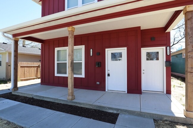 Photo - 3 Bedroom Upstairs Duplex in Near Eastside! Townhome