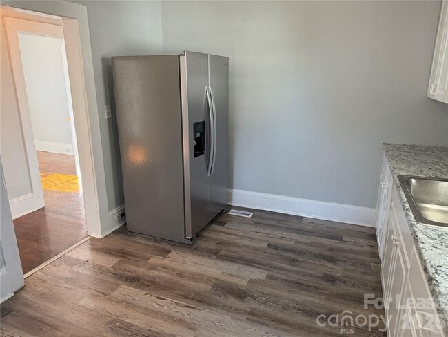 Building Photo - 1500 Allen St