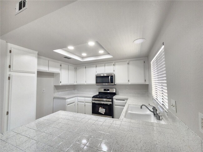 Building Photo - 37749 Janus Dr