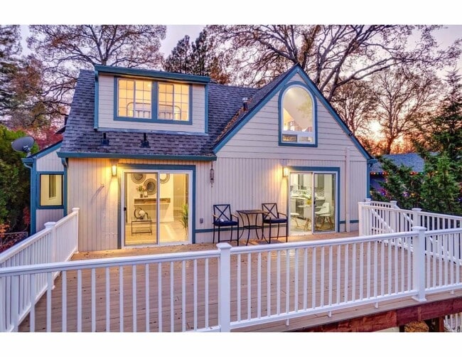 Beautiful New Back Deck - 500 Forest Dr