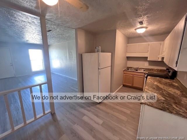 Foto del edificio - 1425 Tangora Ln