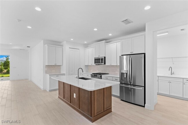 Foto del edificio - 4580 Skysail Dr