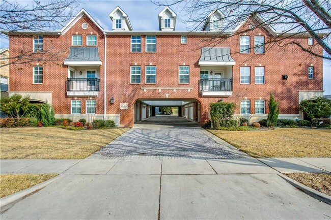 Building Photo - 4124 Hyer St