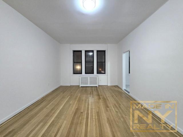 Foto del edificio - 2 bedroom in KEW GARDENS NY 11415