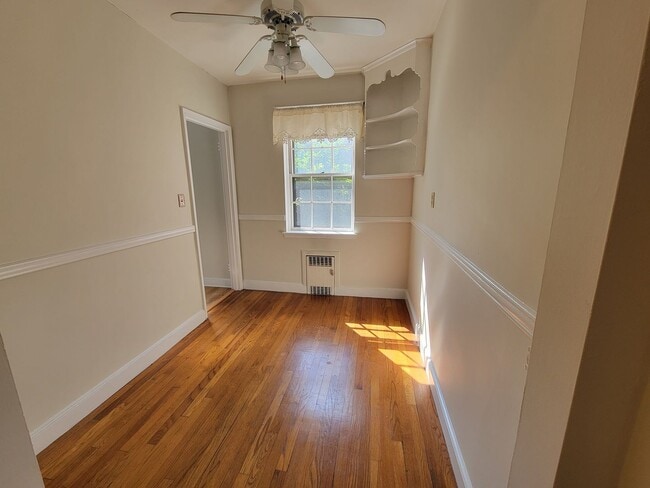 Building Photo - 56 Elm St