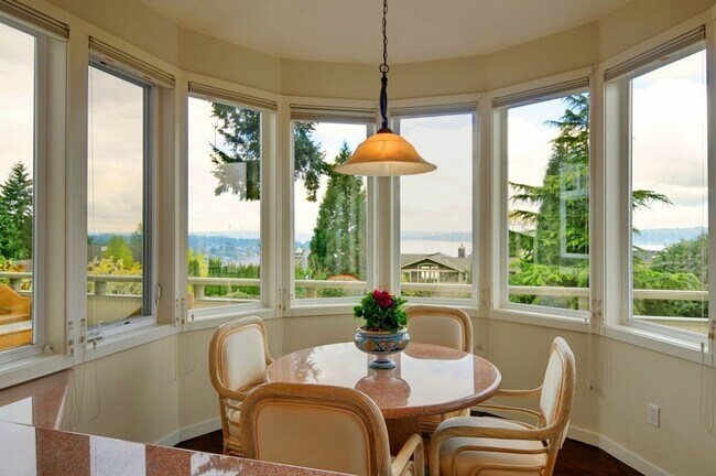 Foto del edificio - CLICK "REQUEST A TOUR" NOW!