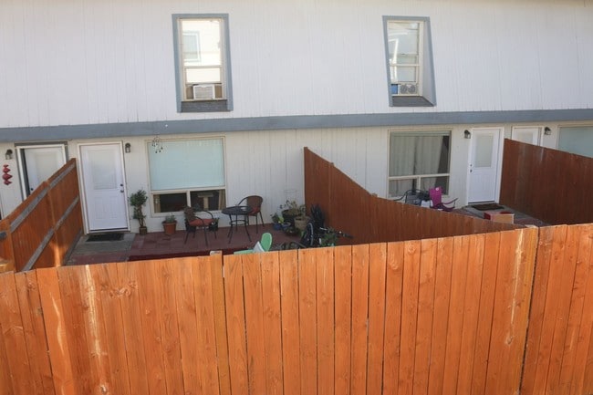 Building Photo - 1516 N Brook Ct