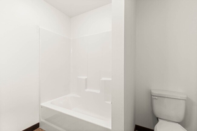 Foto del edificio - 2-Story Urban Triplex at a modern community featuring 3 Bedrooms 3 Bathrooms