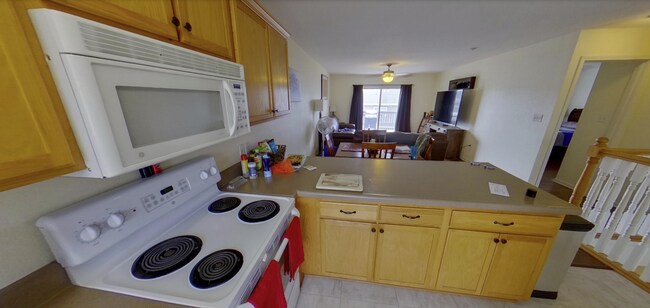 Building Photo - 3D Tour Available - Beautiful Town Home + ...