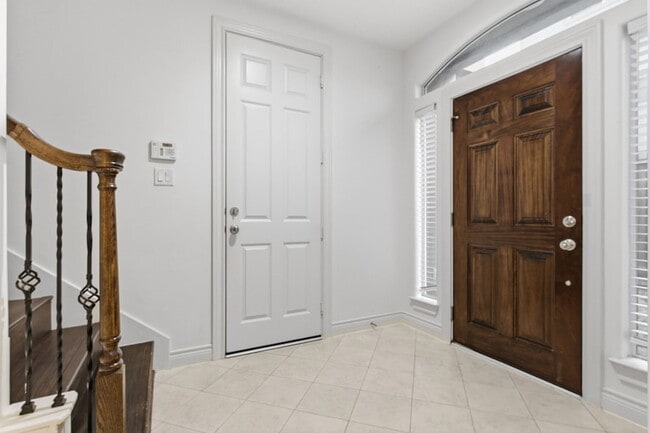 Building Photo - 1303 Sherwood Point Ln