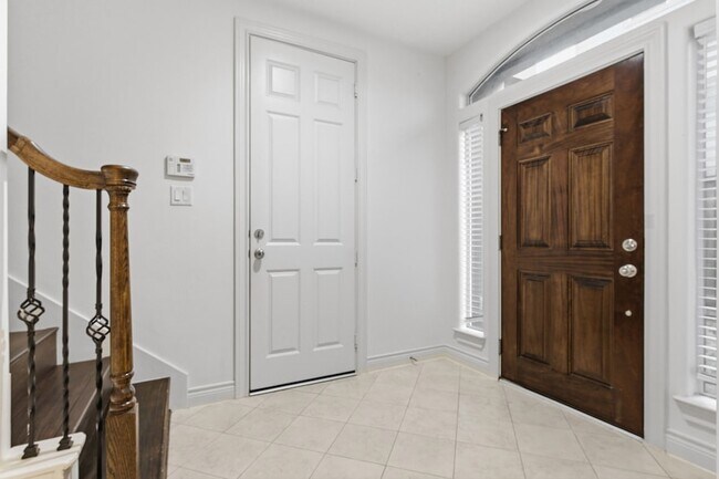 Foto del edificio - 1303 Sherwood Point Ln