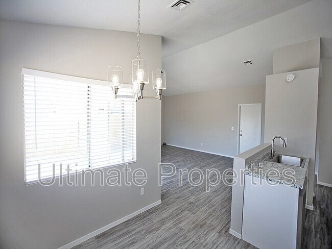Foto del edificio - 7628 W Hazelwood St