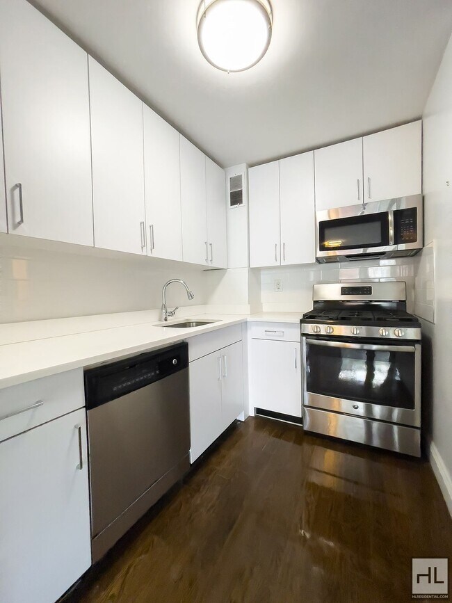 Building Photo - East 82nd Street