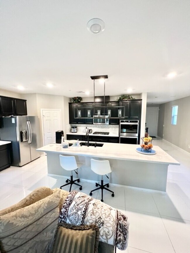 Building Photo - Modern Elegance in Summerlin West – Gated ...