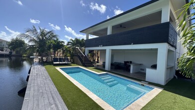 Building Photo - 1623 Venetian Dr Building Photo - 1623 Venetian Dr