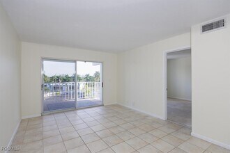 Building Photo - 2885 Palm Beach Blvd