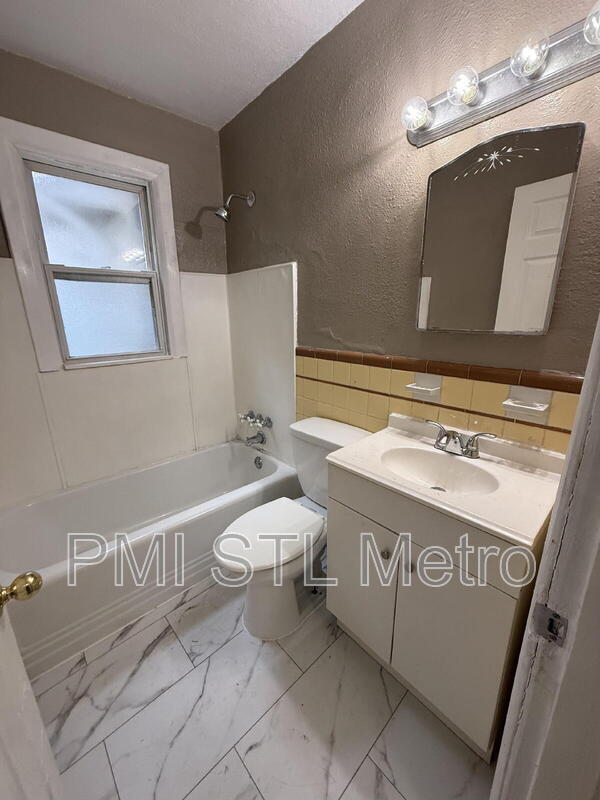 Building Photo - 7008 Paisley Dr