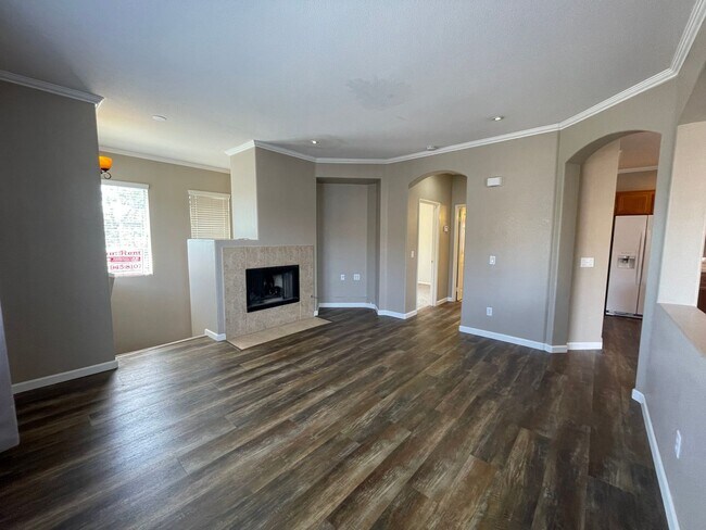 Building Photo - Charming Condo in Oceanside