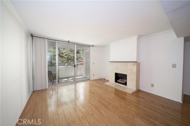 Foto del edificio - 5325 Newcastle Ave