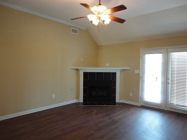 Building Photo - 1378 Walton Loop