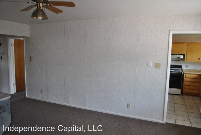 Building Photo - 1300 Fairview Pl