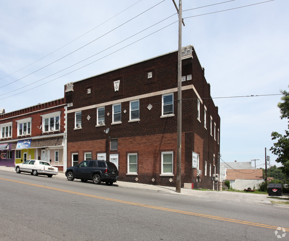 Primary Photo - Budd Park Place Apartments