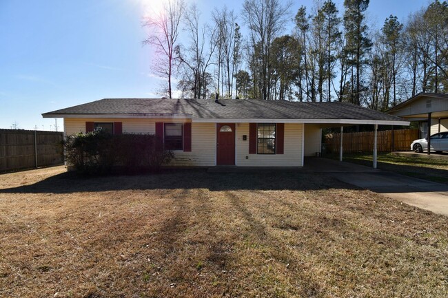 Foto del edificio - 3 Bed, 1 Bath Home in Ruston