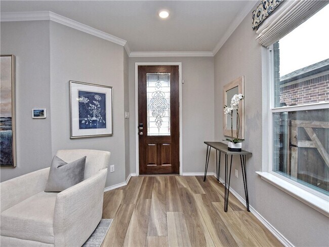 Entrance - 1 - 2103 Split Diamond Way
