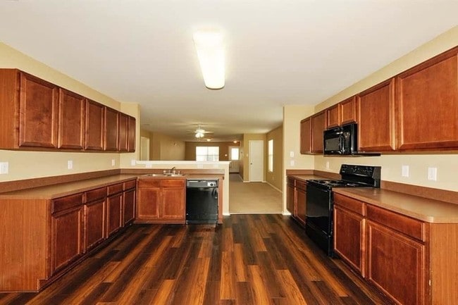 Building Photo - 1316 Macaw Ct