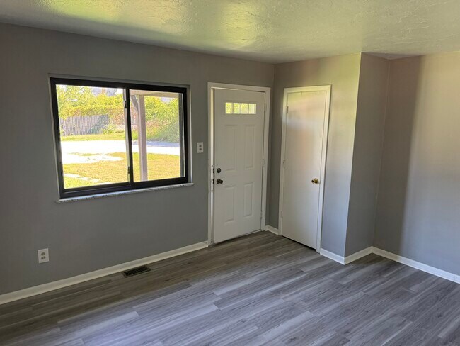 Sala de estar - 755 E Perry St