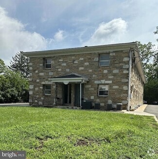 Building Photo - 564 Grand Ave
