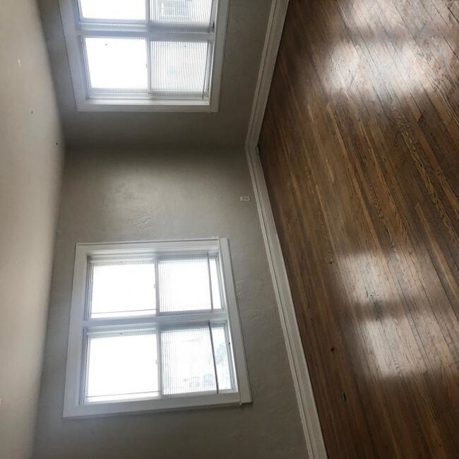 Building Photo - 2 bedroom in Chicago IL 60804