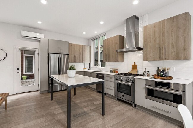 Foto del edificio - Judkin Parks Townhome
