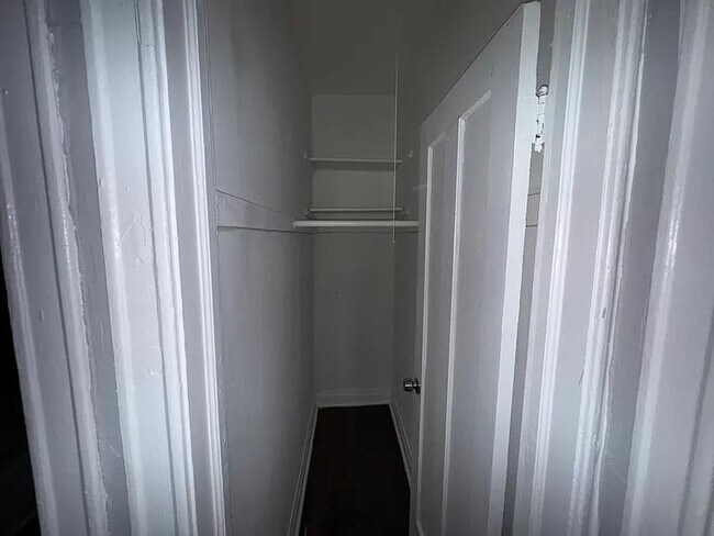 Foto del edificio - 2666 E 77th St