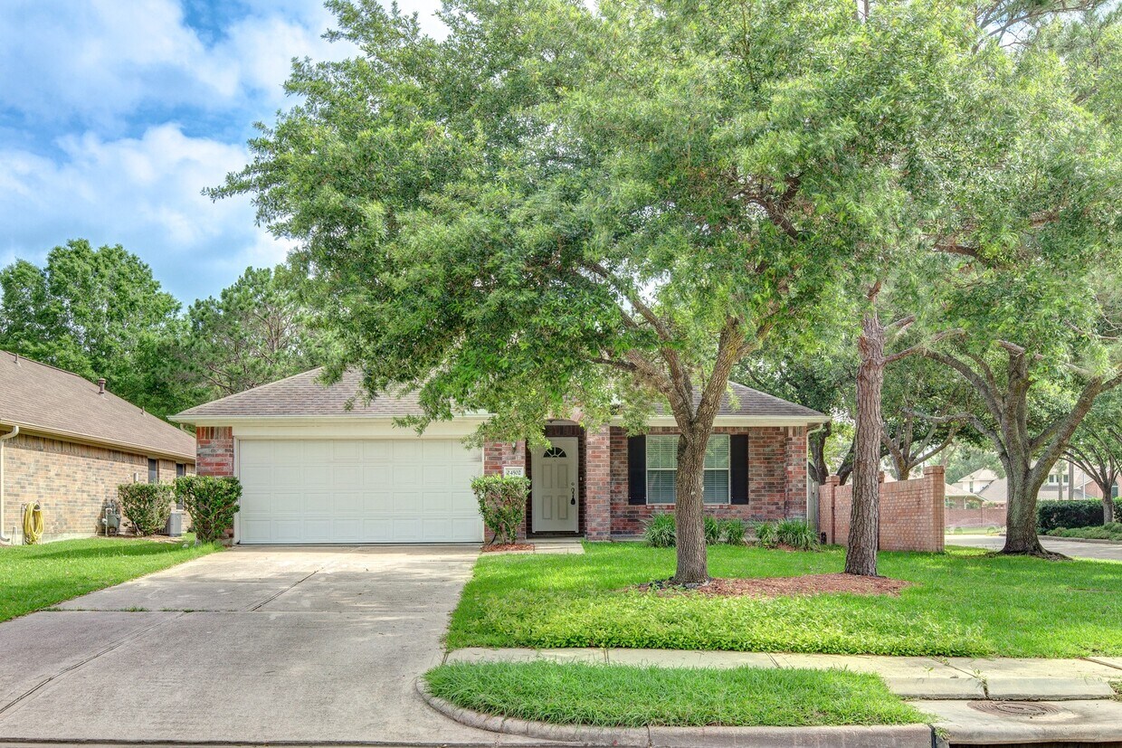 Primary Photo - 24502 Drakefield Ct