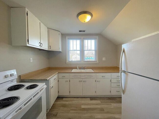 Building Photo - 101.5 S Bancroft St