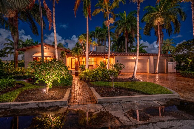 Foto del edificio - 627 Solar Isle Dr