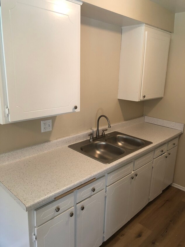 Building Photo - 4434 W 135th St