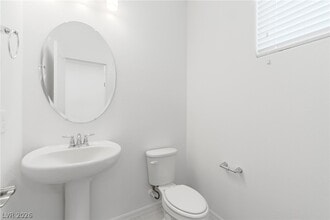Building Photo - 5749 S Tioga Way