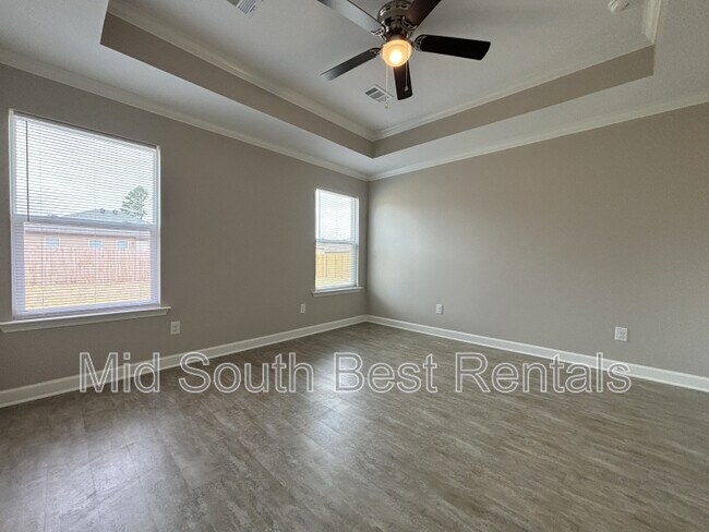 Building Photo - 105 Redbud Ct